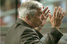 Георгий Ярцев воздевает руки к небу | Reuters